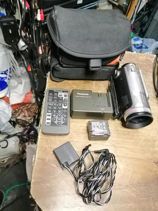 PANASONIC HDC-SD707, Videocamera mit Zubehör!!!
