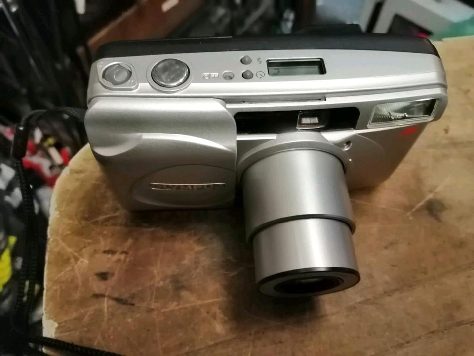 OLYMPUS SUPERZOOM 80G, Analog-Kamera!