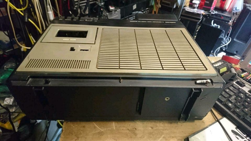 SANWA 3008, TV/Cassette und Radio in einem Gerät, etwas DEFEKT!