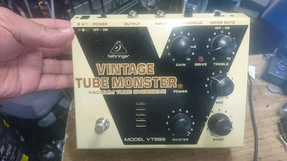 BEHRINGER VT999 Vintage Tube Monster, Effekt-Gerät!