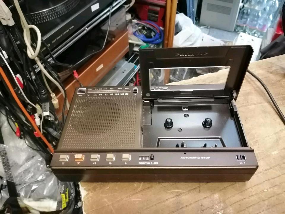 GRUNDIG RR60, 2 Band Radio-Cassetten-Recorder, etwas DEFEKT!!