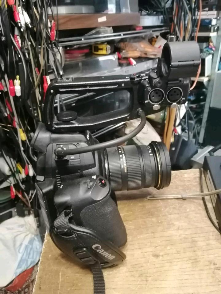 CANON EOS C100, Digital-Kamera mit SIGMA Objektiv, guter Zustand