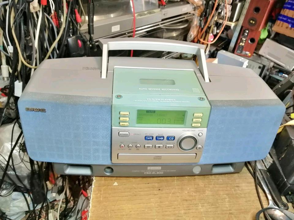 AIWA CSD-EL300EZ CD Radio Cassette-Corder, guter Zustand!!