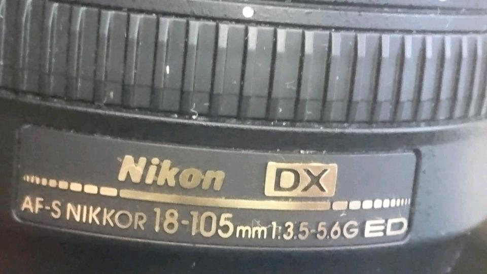 NIKON D5000 Digitalkamera + NIKON NIKKOR Objektiv