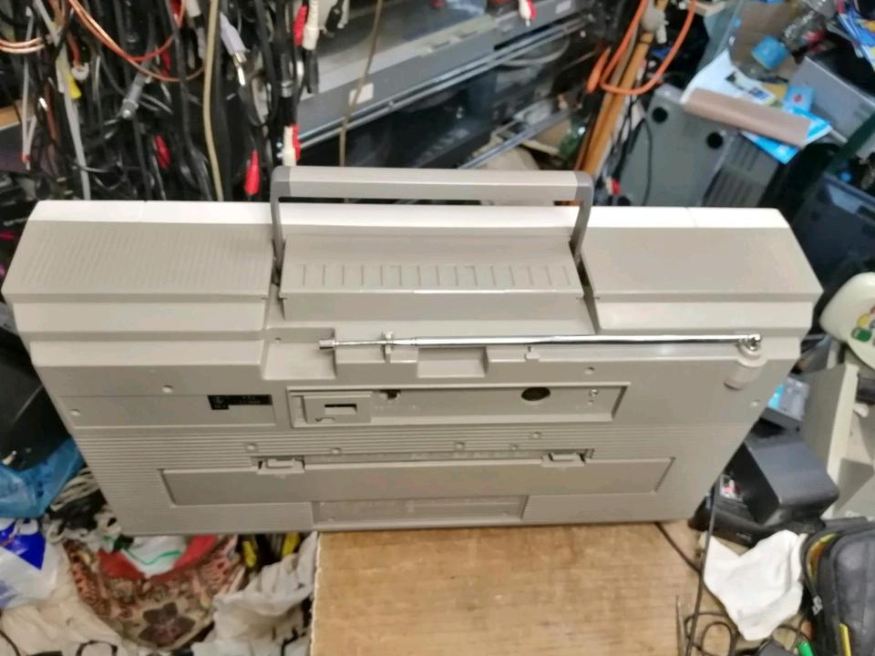 SHARP GF-5757H, Radio-Cassetten-Recorder, weiß, SELTEN!!!