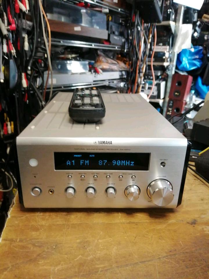 YAMAHA RX-E810, Receiver mit Tuner, Original-Fernbedienung!!