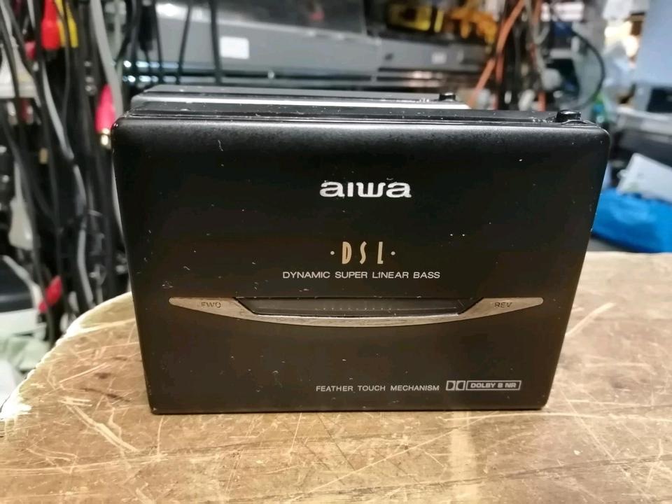 2 AIWA Walkman: HS-PX310 + HS-PX337, beide Walkman sind DEFEKT!!!