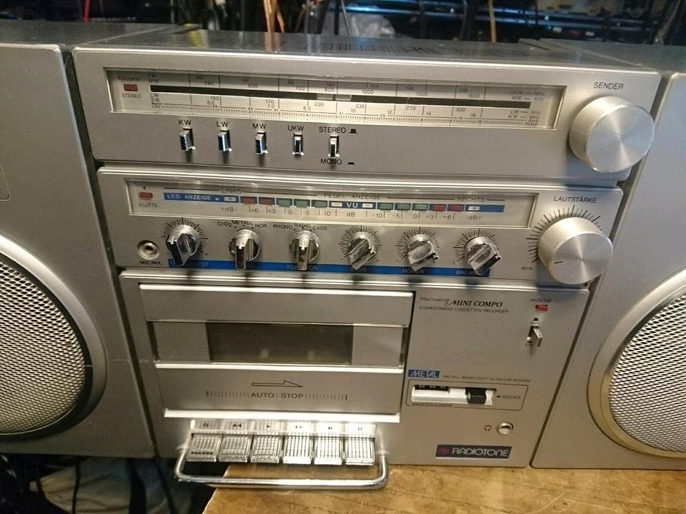 RADIOTONE RCX 7, Radio-Cassetten-Recorder, DEFEKT!!!