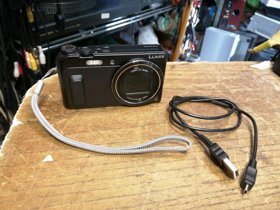 PANASONIC DMC-TZ58, Digital-Kamera mit Zubehör, OHNE Speicherkar!