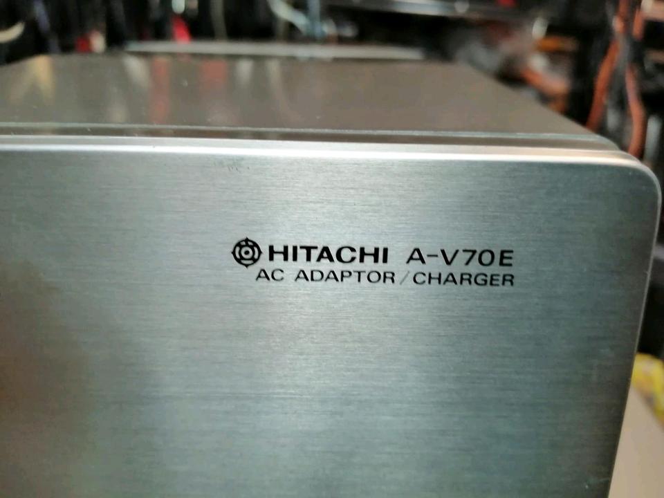 HITACHI VT-7000E Videorecorder, Adapter und Videocamera!!!