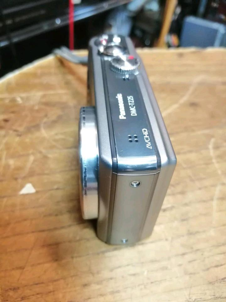 PANASONIC LUMIX DMC-TZ25, Digital-Kamera mit Zubehör!!