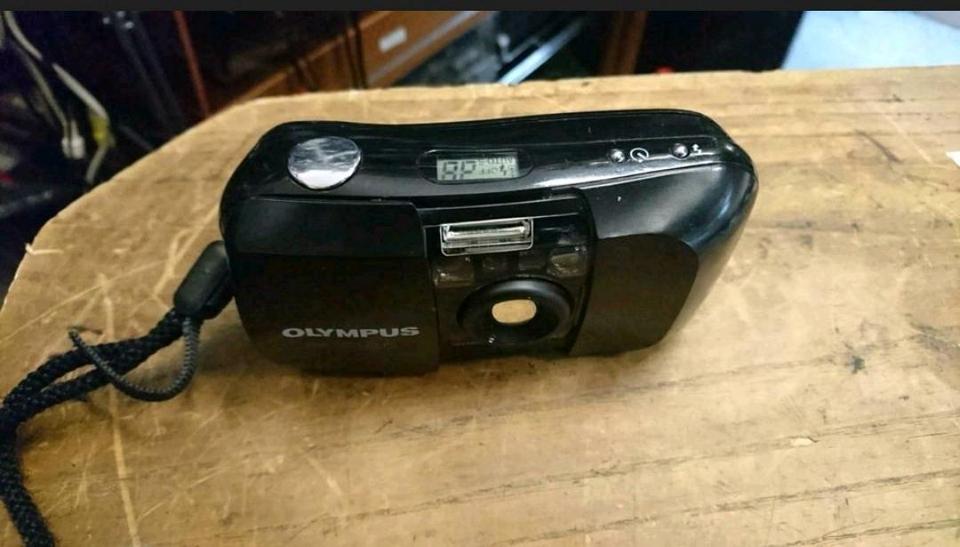 OLYMPUS Stylus AF 35 mm, Analog-Kamera, Blitz geht NICHT!!