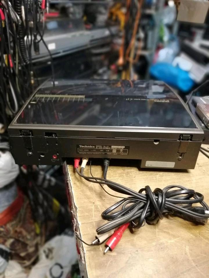 TECHNICS SL-J1 Plattenspieler + Original-Nadel!!