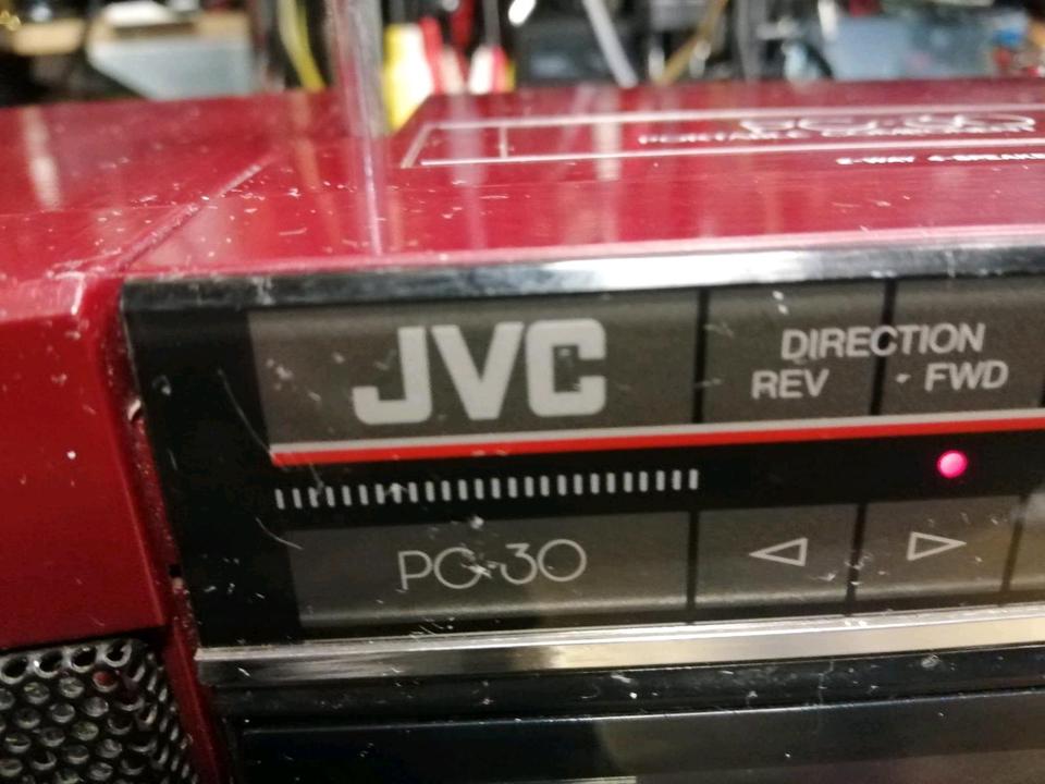JVC PC-30V Radio-Cassetten-Recorder, etwas DEFEKT!!!