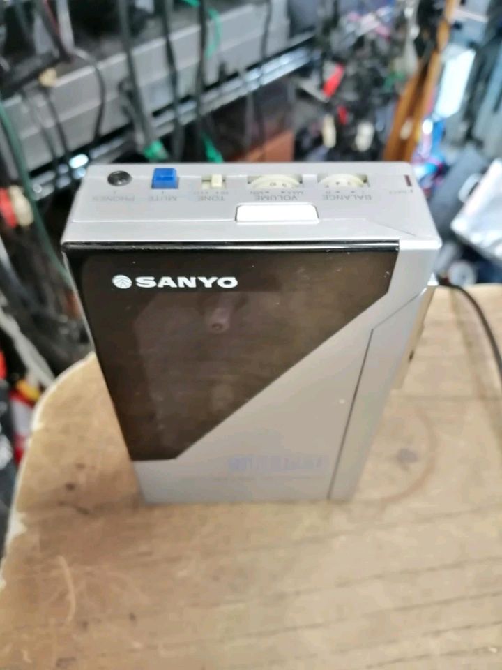 SANYO M-G12, Stereo Cassette Player/Walkman!!!