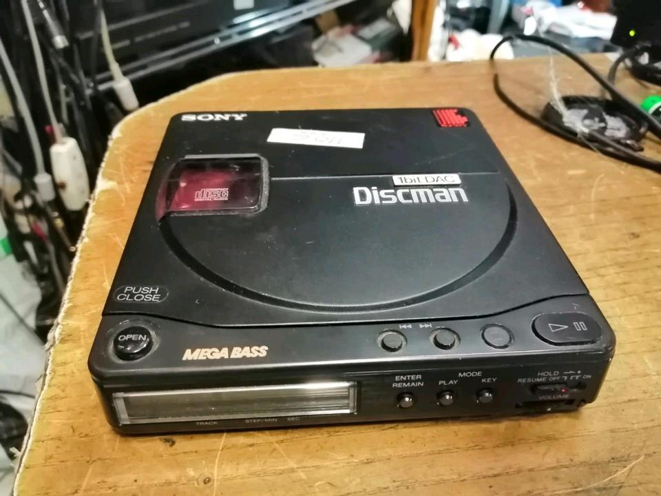 SONY D-99, Discman/CD-Player, DEFEKT!!