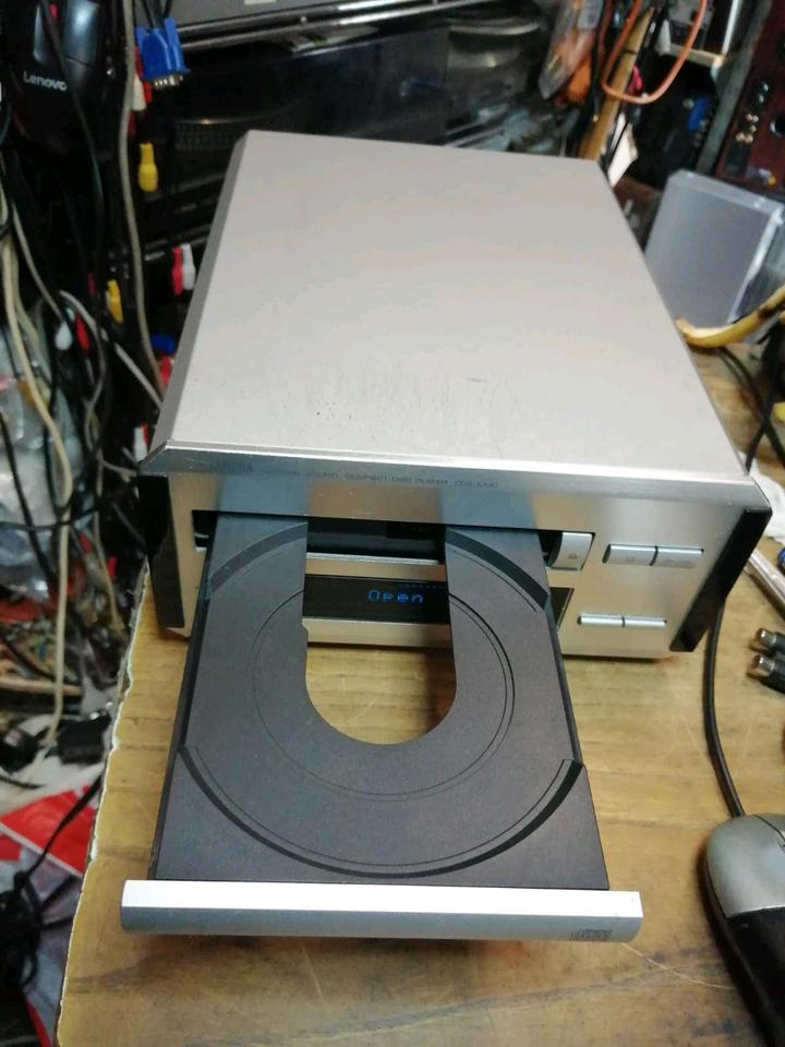 YAMAHA CDX-E100, CD-Player OHNE Fernbedienung!!!