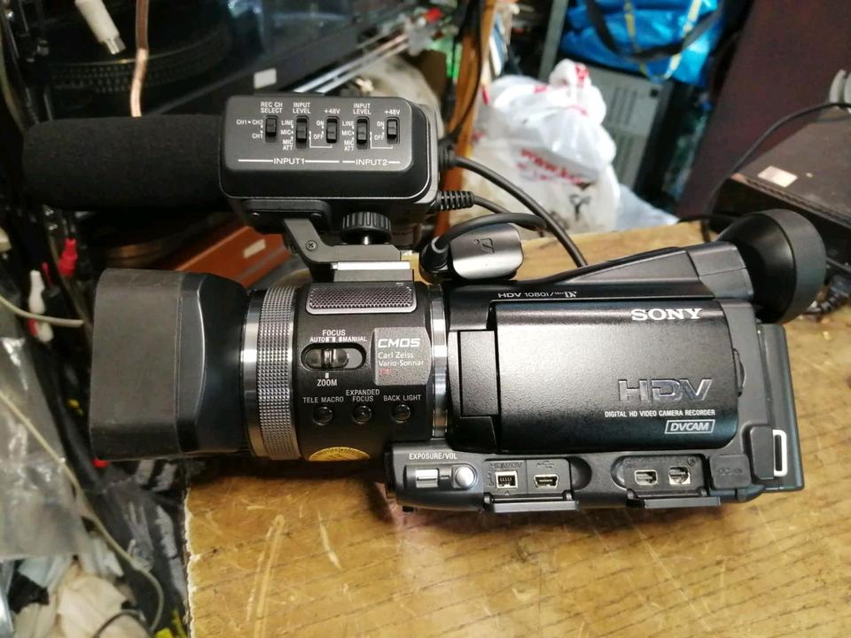 SONY HVR-A1E MiniDV-Videocamera +SONY ECM-NV1 Mikrofon!!