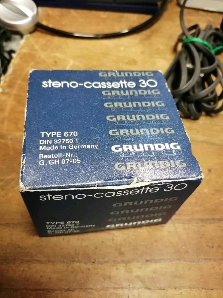 GRUNDIG St3210, Diktiergerät mit Zubehör, komplett!!!