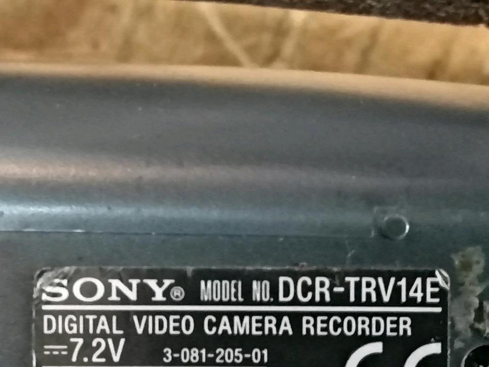 SONY DCR-TRV14E, MiniDV-Videocamera mit Zubehör!!!