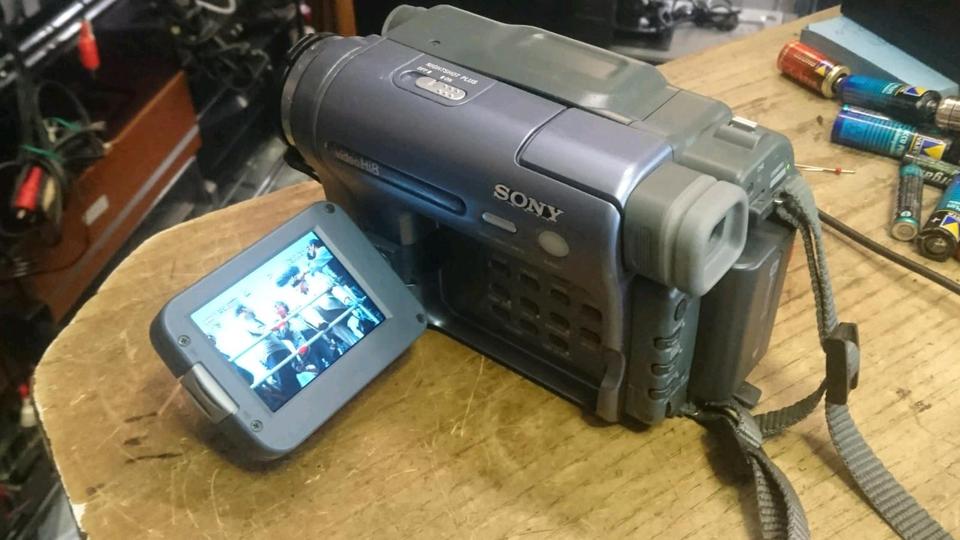 SONY CCD-TRV228E, Videocamera Hi8 und Video 8, mit Zubehör!!