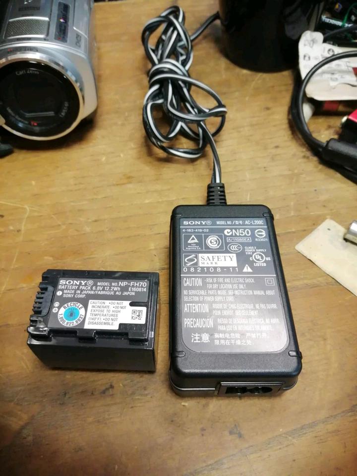 SONY HDR-SR5E, Videocamera OHNE Speicherkarte!!