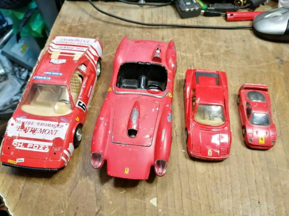 4 FERRARI Metall-Modell Autos, Metall, guter Zustand!
