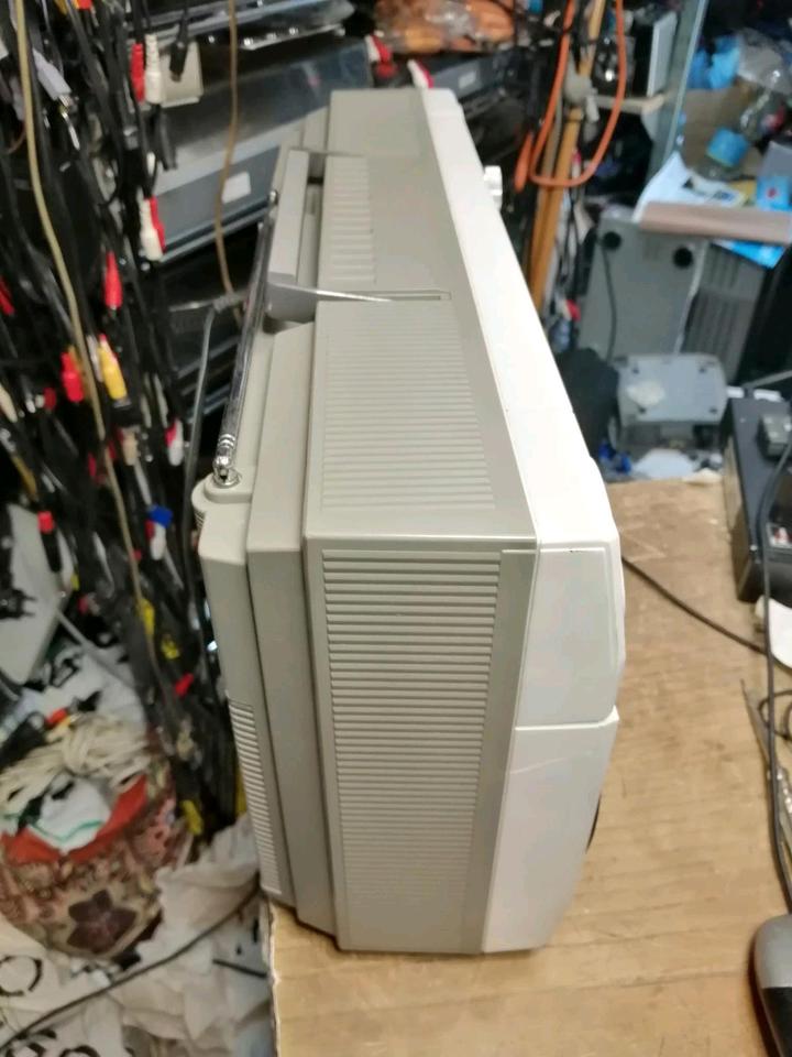 SHARP GF-5757H, Radio-Cassetten-Recorder, weiß, SELTEN!!!