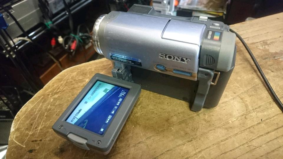 SONY DCR-TRV22E, MiniDV-Videocamera mit Zubehör!!