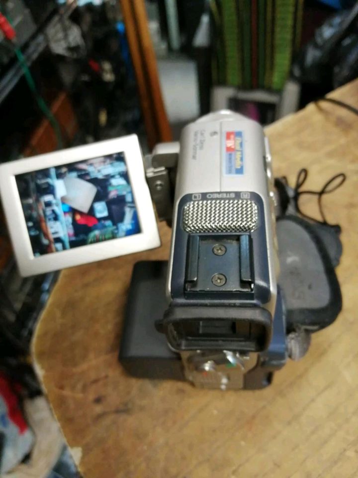 SONY DCR-PC5E, MiniDV-Videocamera mit Zubehör!!!