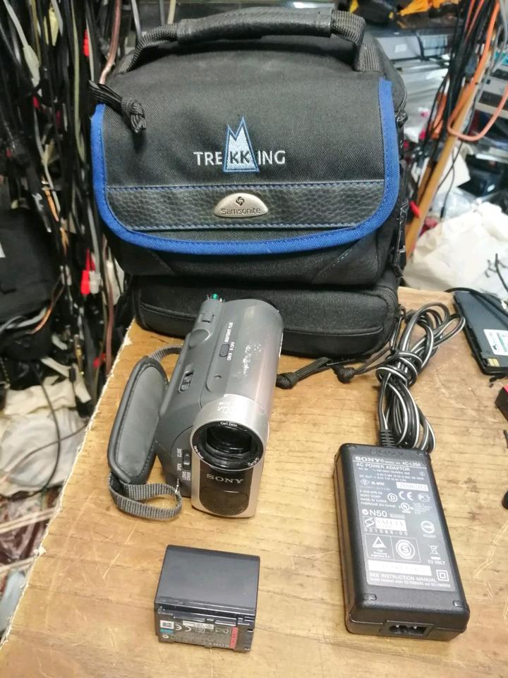 SONY DCR-HC37E, MiniDV-Videocamera mit Zubehör!!!