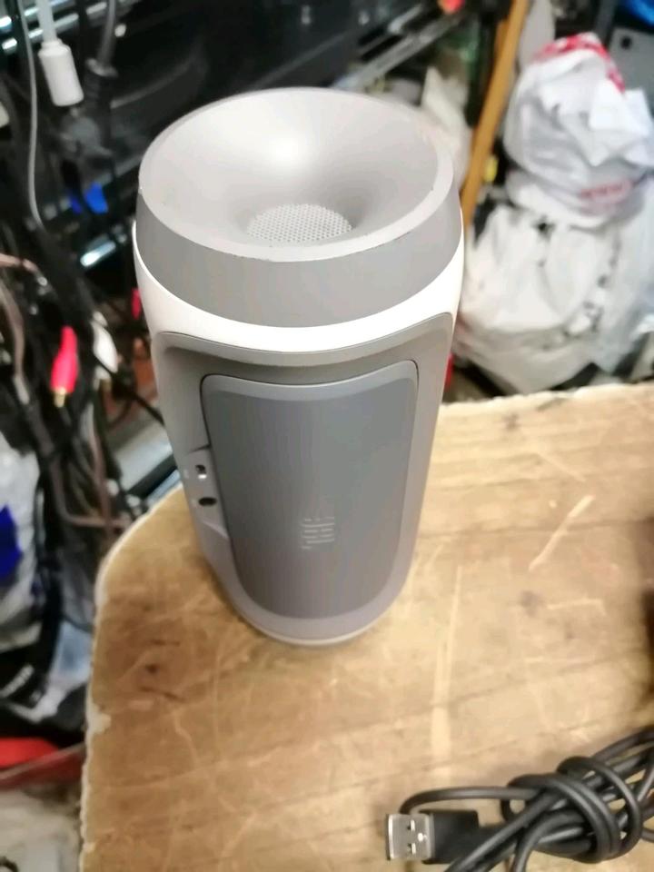 JBL IC:6132A-JBL CHARGE, Bluetooth-Lautsprecher, guter Zustand!!!