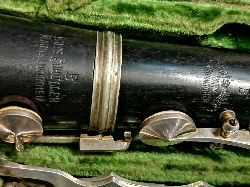 KLARINETTE B SCHÜLLER Mark Neukirchen, mit Original-Koffer!!