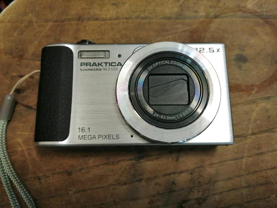 PRAKTICA LUXMEDIA 16-Z12S, Digital-Kamera mit Zubehör!!!