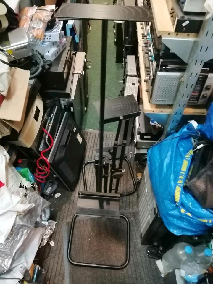 2 MAJA Boxen-Ständer, guter Zustand!!