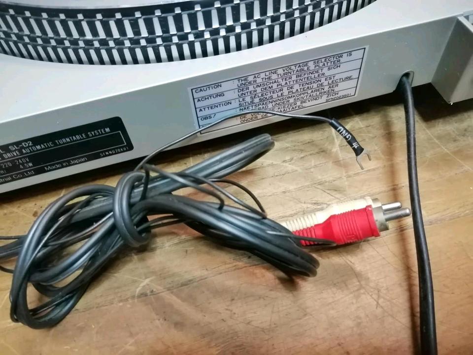 TECHNICS SL-D2 Plattenspieler, mit NEUER Nadel!!