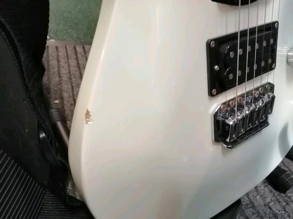 IBANEZ GIO, E-Gitarre, Farbe: weiß, made in China!!!