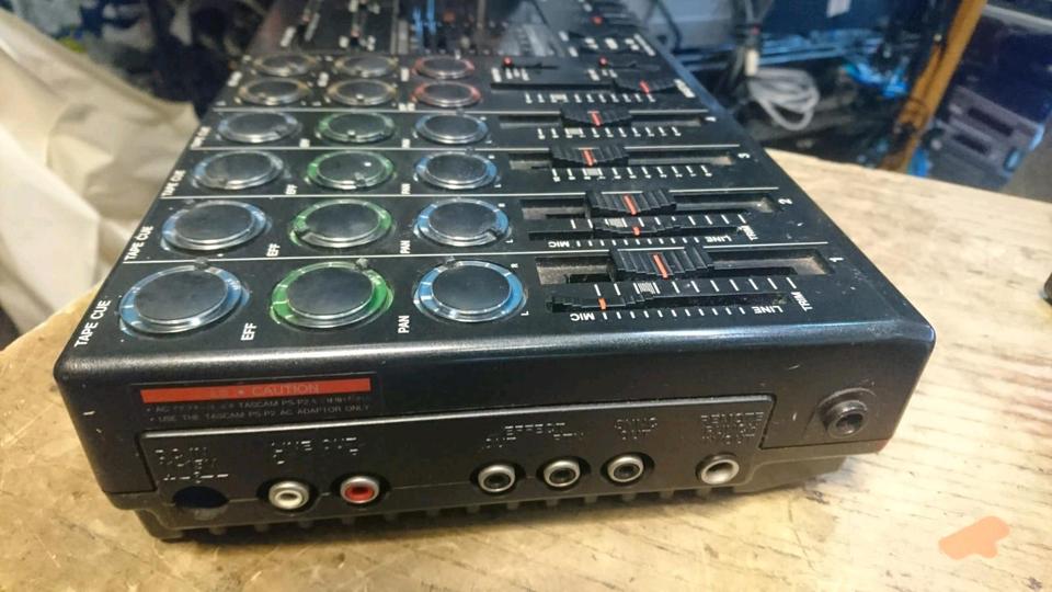 TASCAM PORTA Ministudio 05, etwas DEFEKT!!