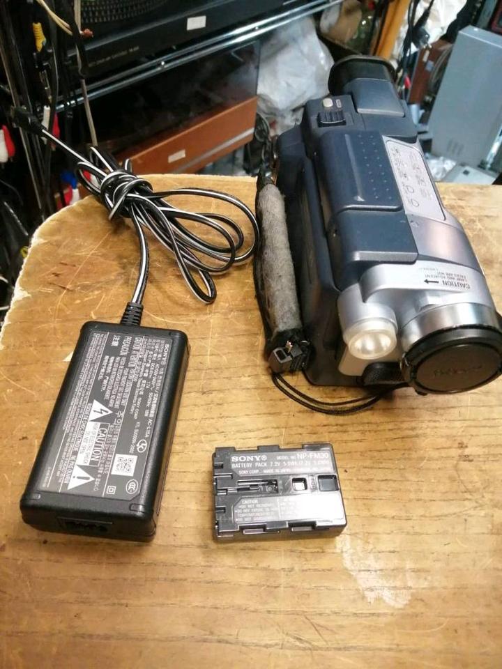 SONY DCR-TRV250E Videocamera Digital 8,guter Zustand!!!