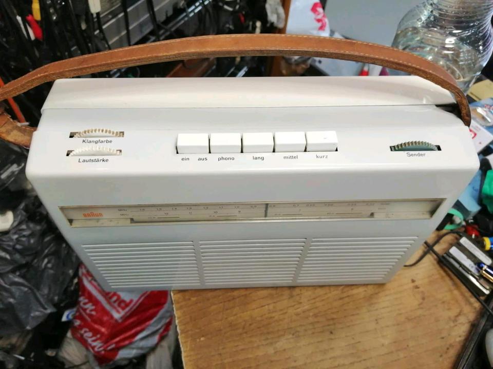 BRAUN Transistor 2,Radio, weiß, DEFEKT!!!