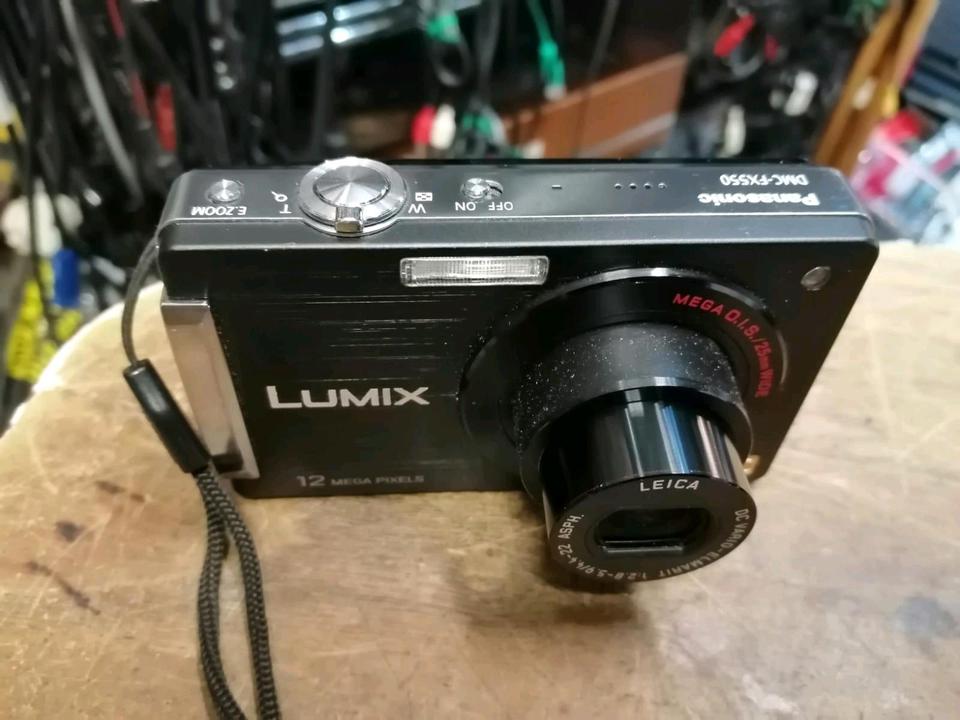 PANASONIC LUMIX DMC-FX550, Digital-Kamera mit Zubehör!!