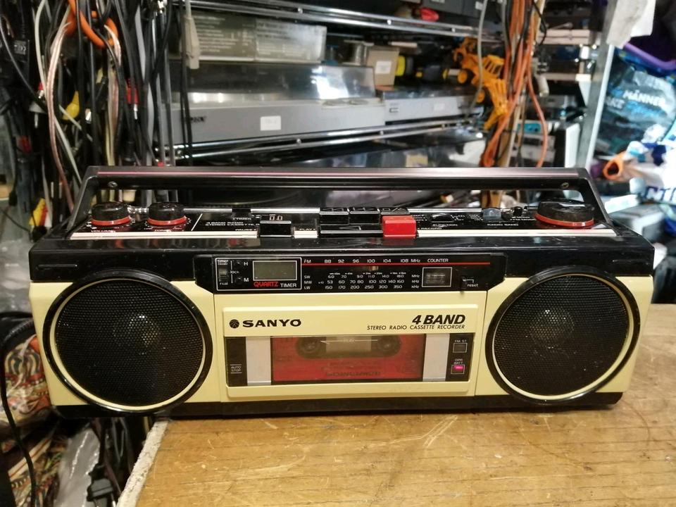 SANYO M-S350LE, Radio-Cassetten-Recorder mit Original-Adapter!!