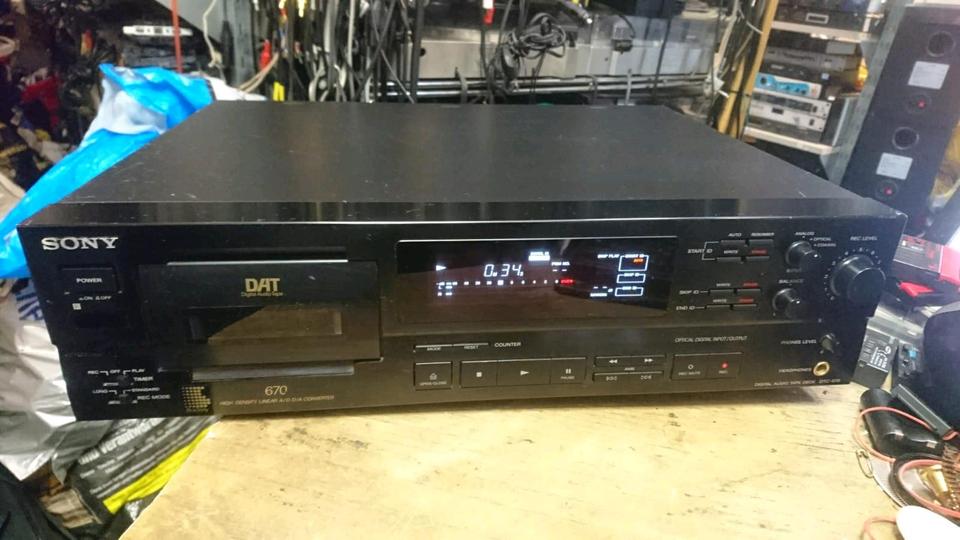 SONY DTC-670, Digital DAT-Recorder, etwas DEFEKT!!!