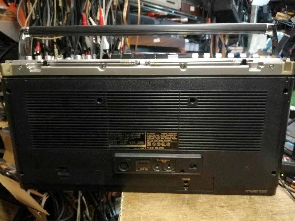 SHARP GF-9090H, Radio-Cassetten-Recorder, etwas DEFEKT!!!