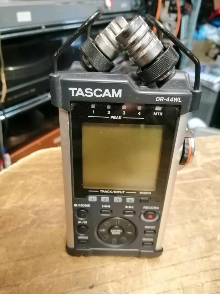 TASCAM DR-44WL, Digitales Aufnahmegerät, OHNE Speicherkarte!!