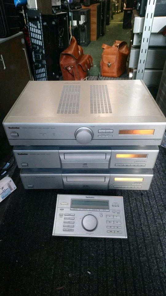 TECHNICS: SA-E10 Tuner/Amplifier, SL-E10 CD-Player und RS-E10 Cassetten-Deck