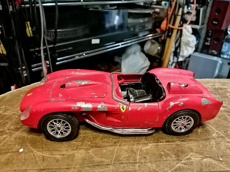 4 FERRARI Metall-Modell Autos, Metall, guter Zustand!