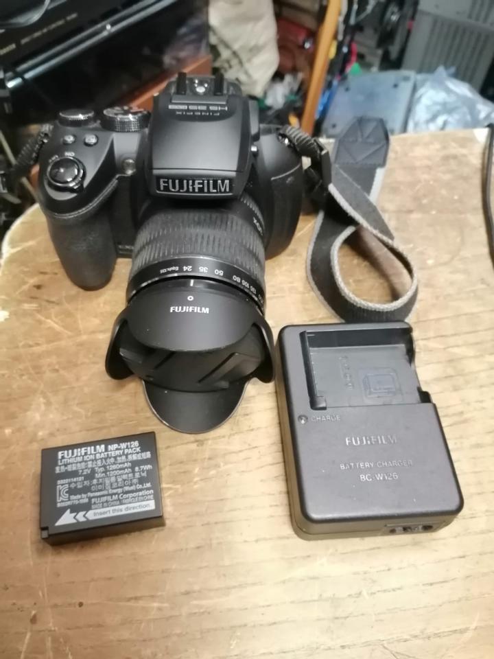 FUJIFILM FINEPIX HS35EXR, Digital-Kamera mit Zubehör!!