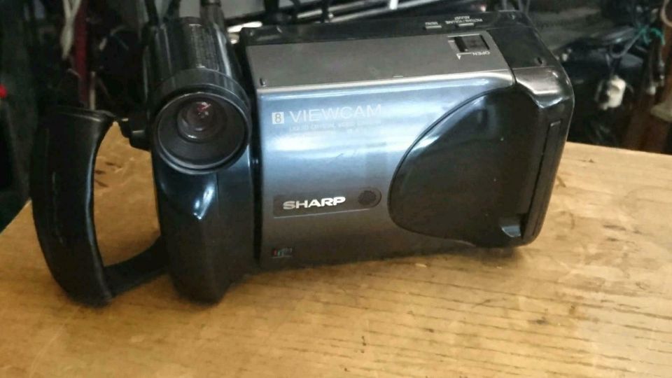 SHARP VL-E31S, Videocamcorder Video 8, mit Zubehör!