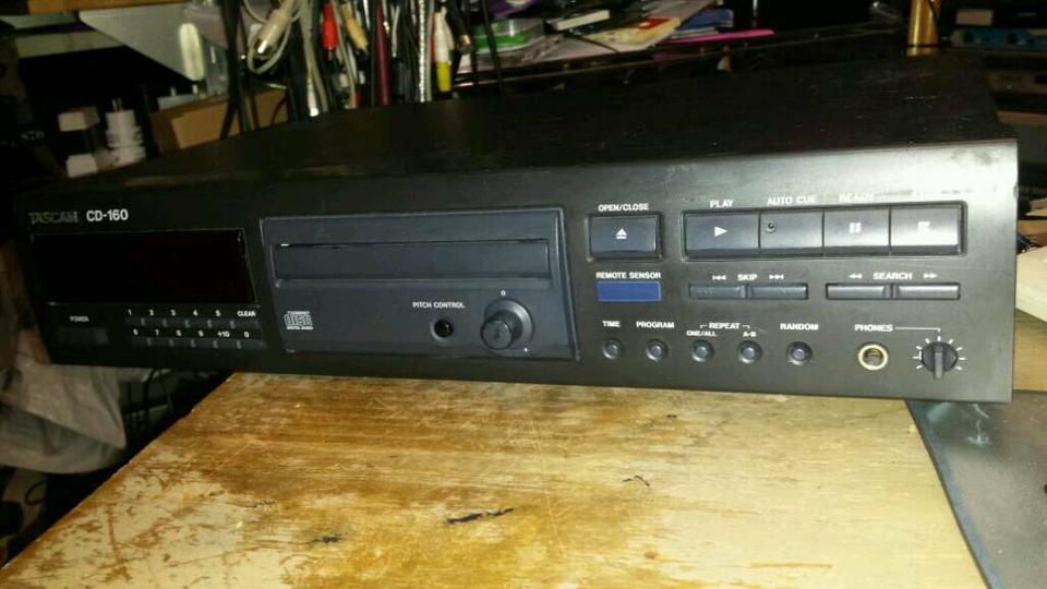 TASCAM CD-160; CD-Player